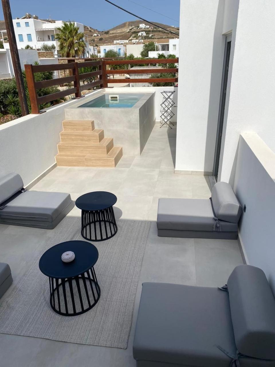 Poema Antiparos Aparthotel Exterior photo